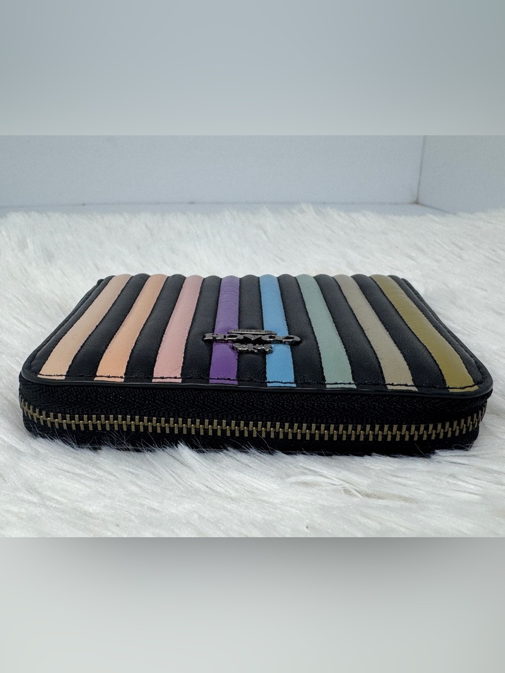 Coach Small Ombré Quilted Zip-Around Black/Multi Color Wallet - Picture 7 of 12